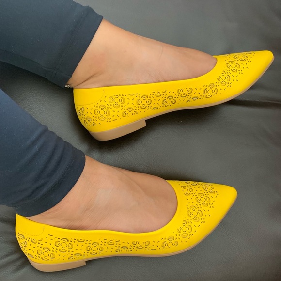 Soft Step Shoes - Comfy Flats in Yellow